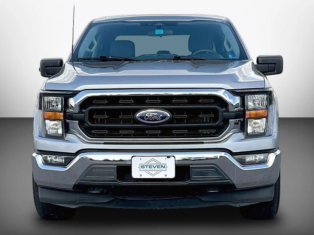 Used 2023 Silver Ford XLT image 2