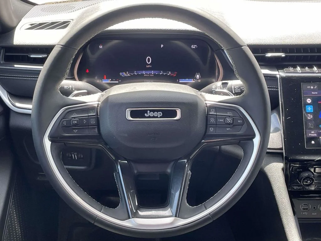 Used 2023 White Jeep Altitude X image 22