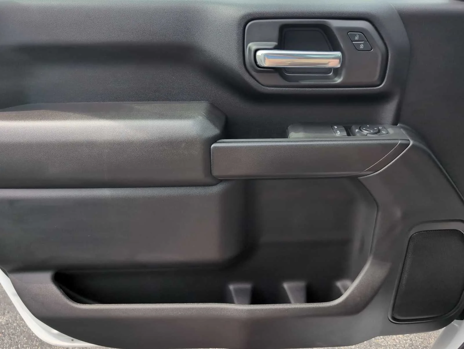 New 2026 Summit White Chevrolet Work Truck image 20