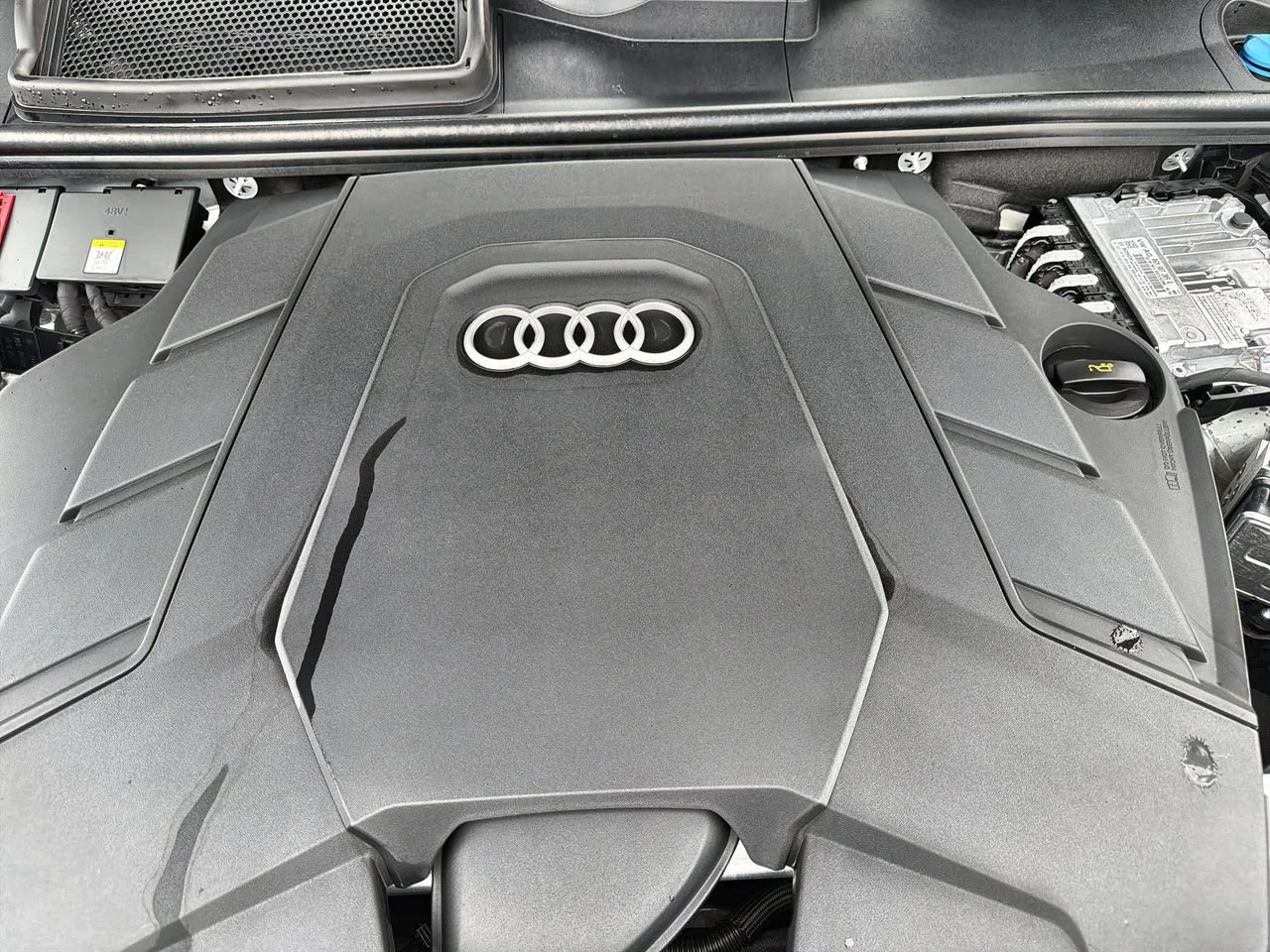 Used 2025 White Audi Premium Plus 55 TFSI quattro Tiptronic image 25