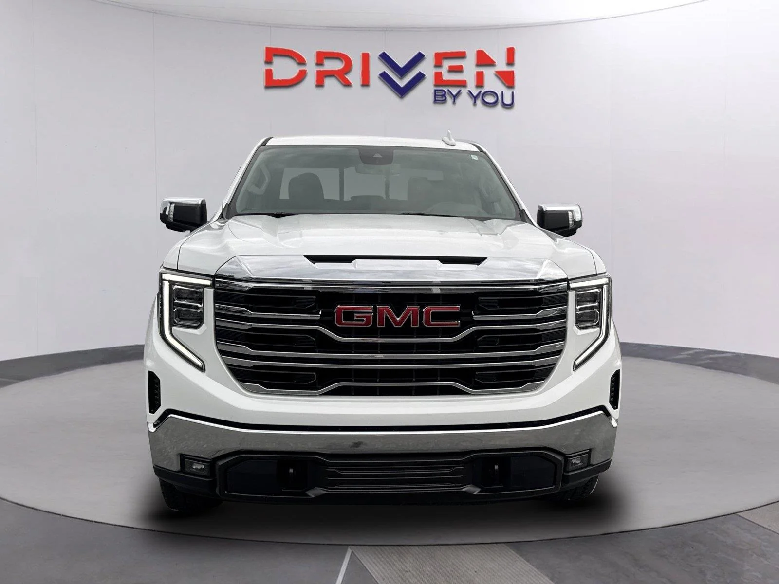 Used 2024 Summit White GMC SLT image 9