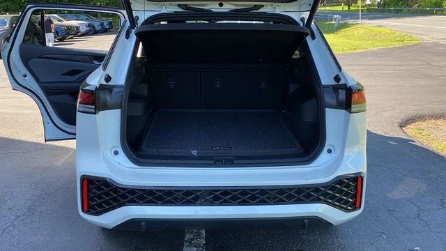 New 2026 White/off-white Volkswagen 2.0T SE R-Line Black image 27
