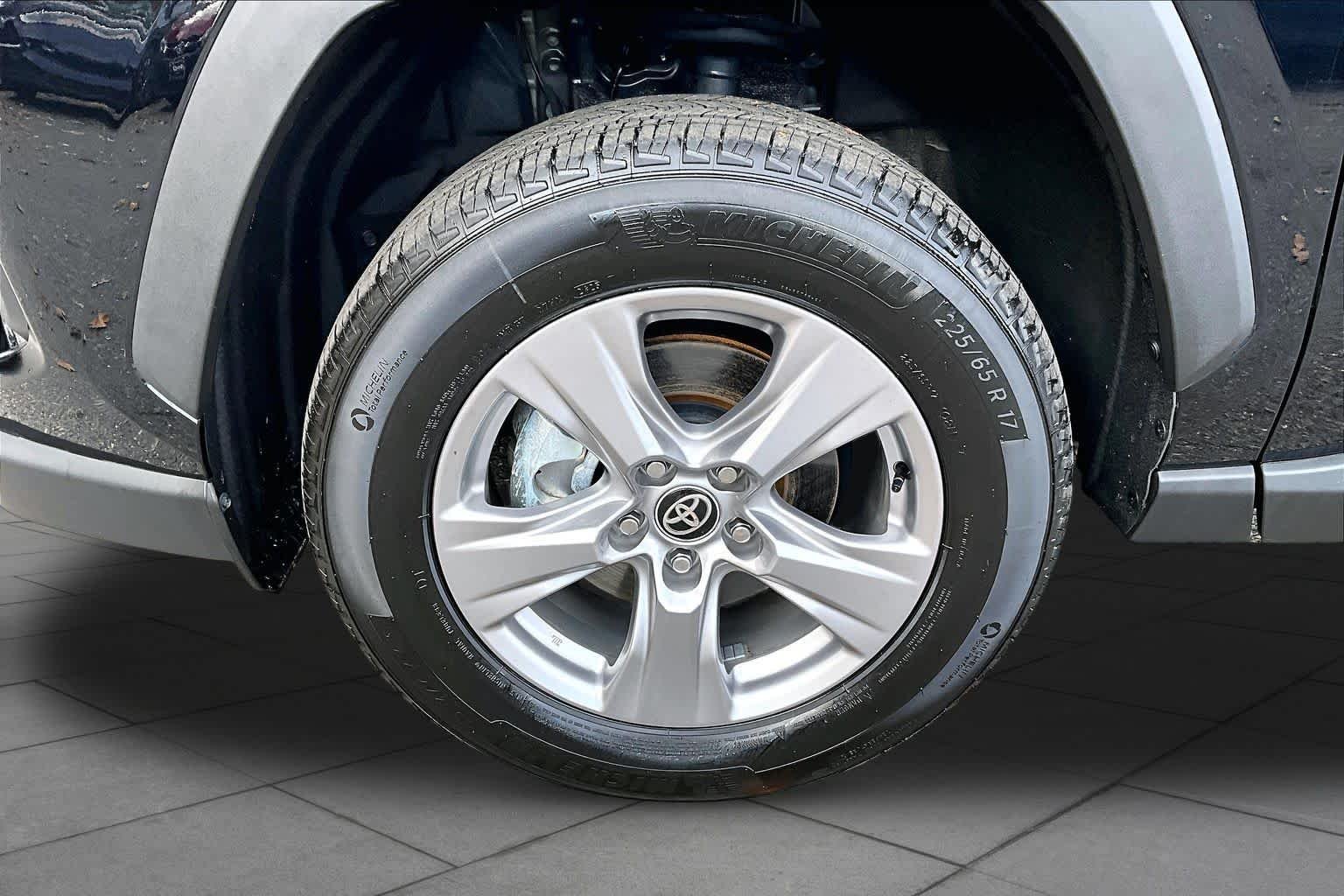Used 2025 Midnight Black Metallic Toyota XLE image 11