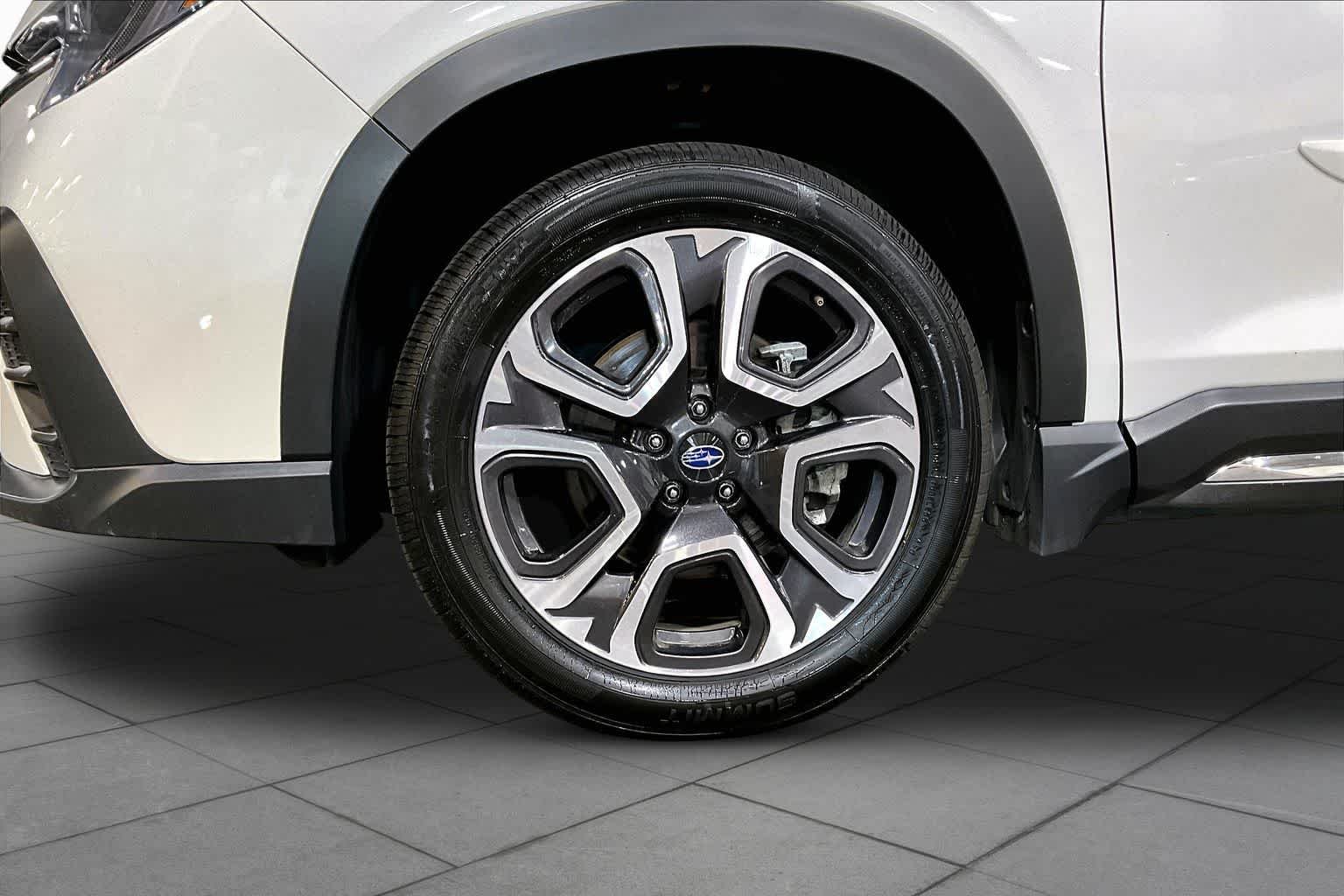 Used 2023 Crystal White Pearl Subaru Limited image 11