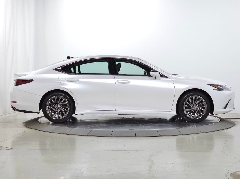 Used 2024 White Pearl Lexus 350 Ultra Luxury image 10