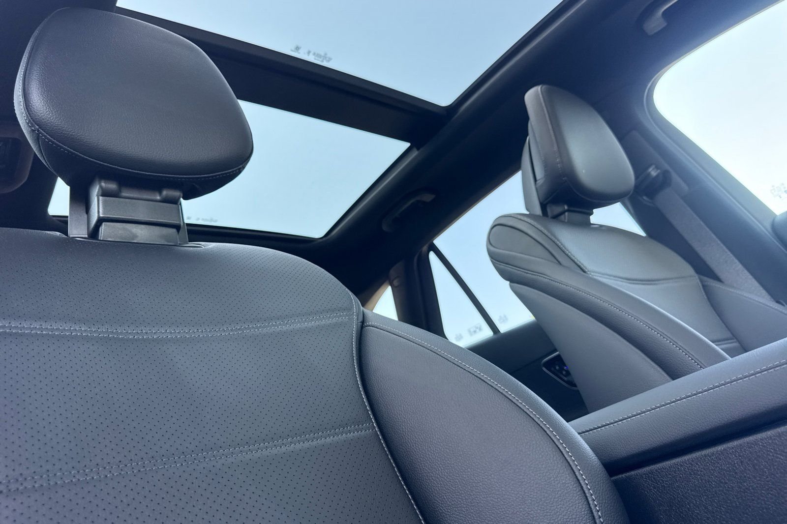 New 2026 Black Mercedes-Benz GLC 300 image 3