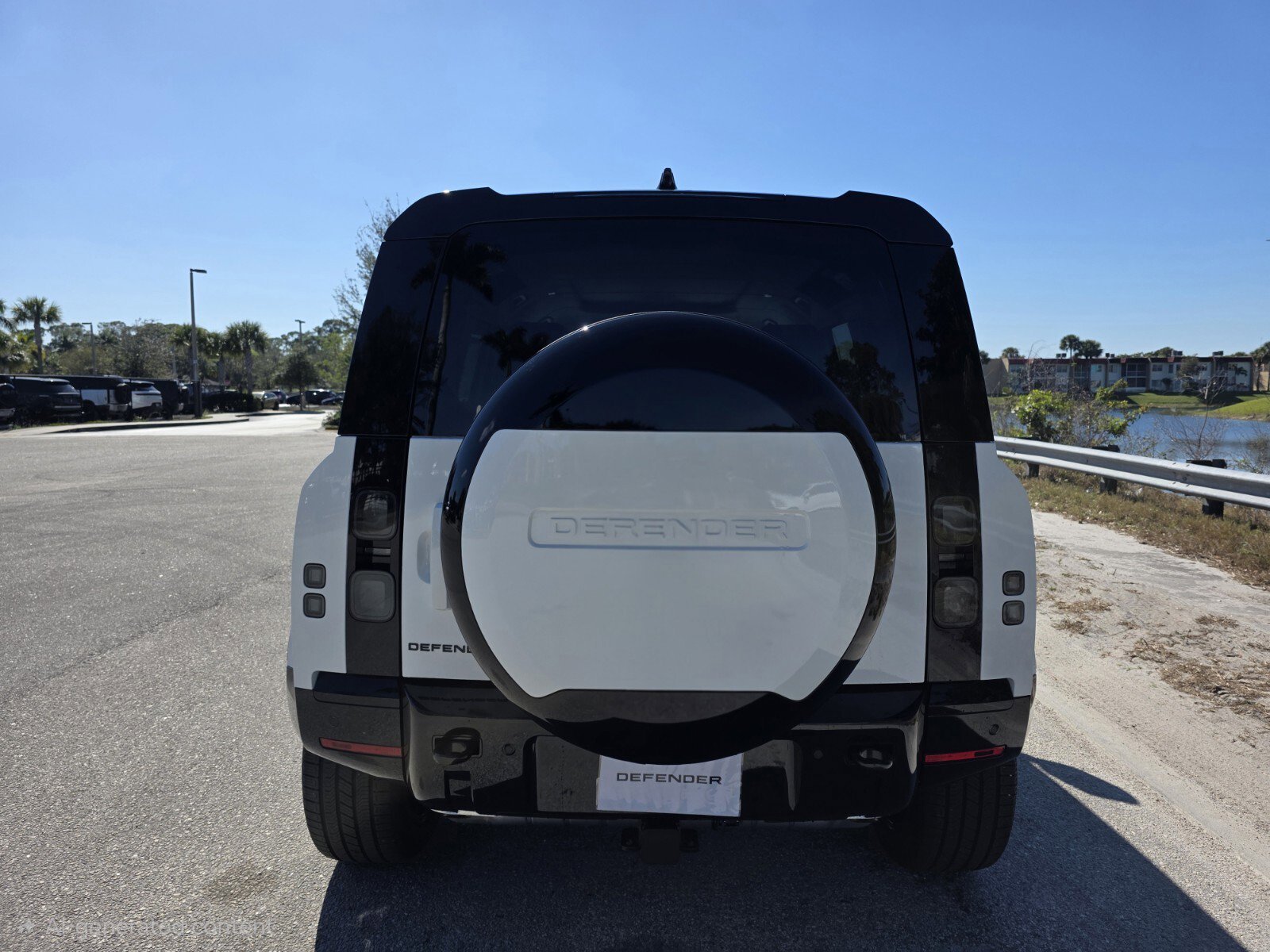 Used 2026 Fuji White Land Rover 110 P400 X-Dynamic SE image 6