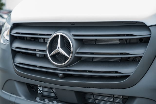 New 2026 Arctic White Mercedes-Benz Cargo 144 WB image 51