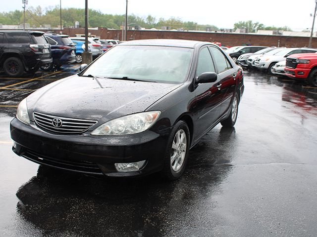 Used 2006 Toyota Camry XLE with VIN 4T1BF30K56U634895 for sale in North Olmsted, OH