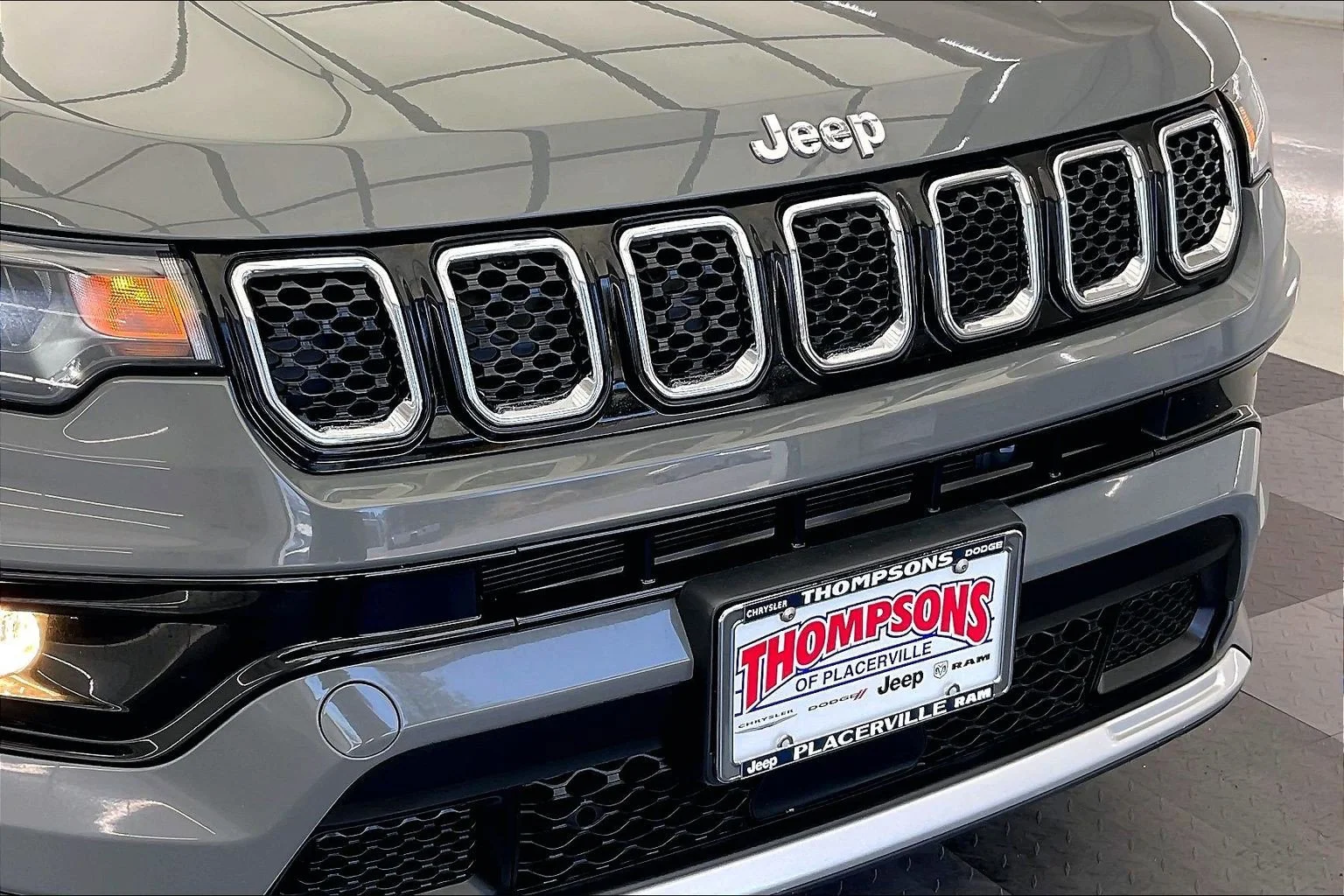 Used 2024 Sting-Gray Clearcoat Jeep Limited image 30