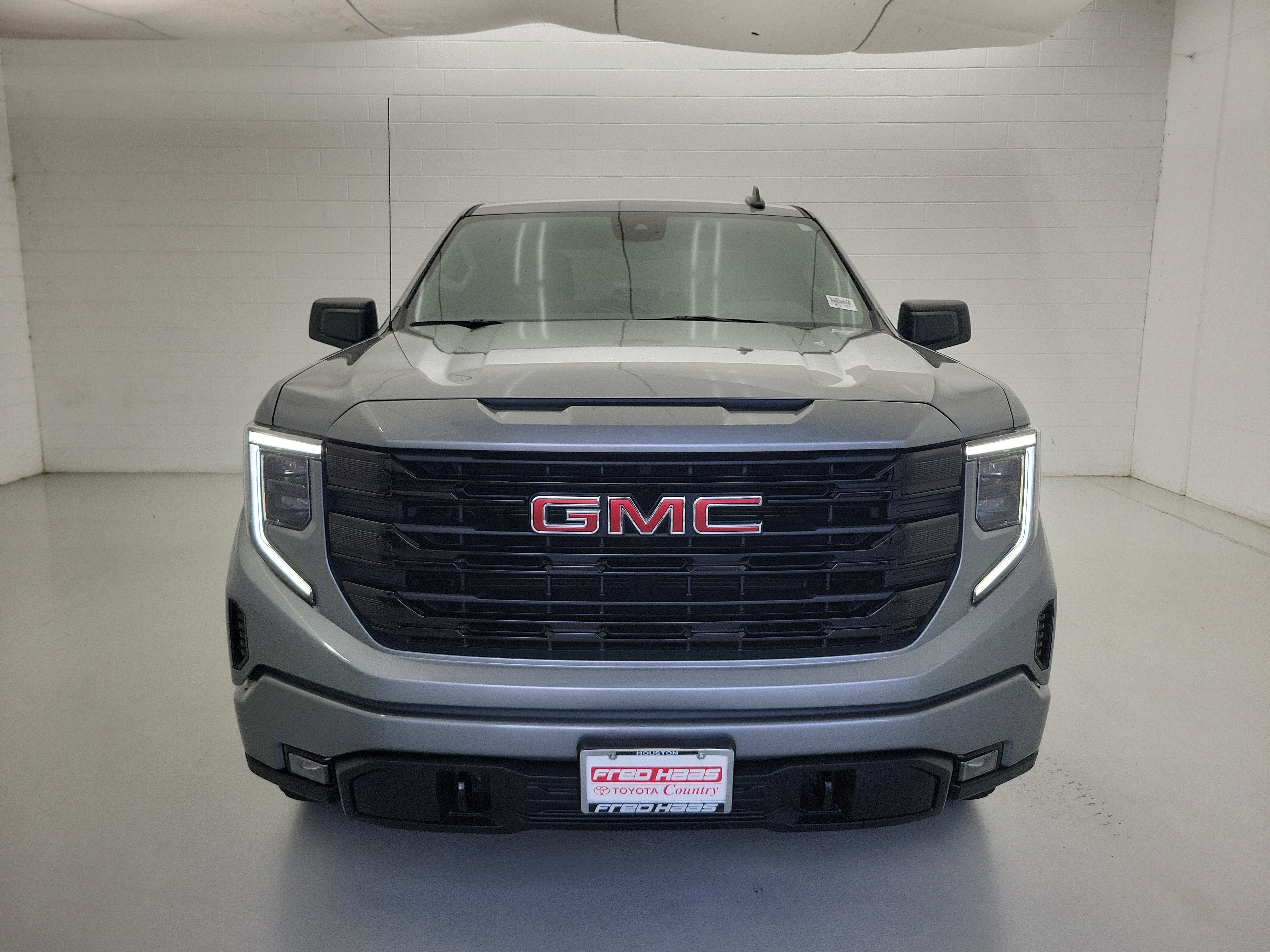 Used 2026 Sterling Metallic GMC Elevation image 3
