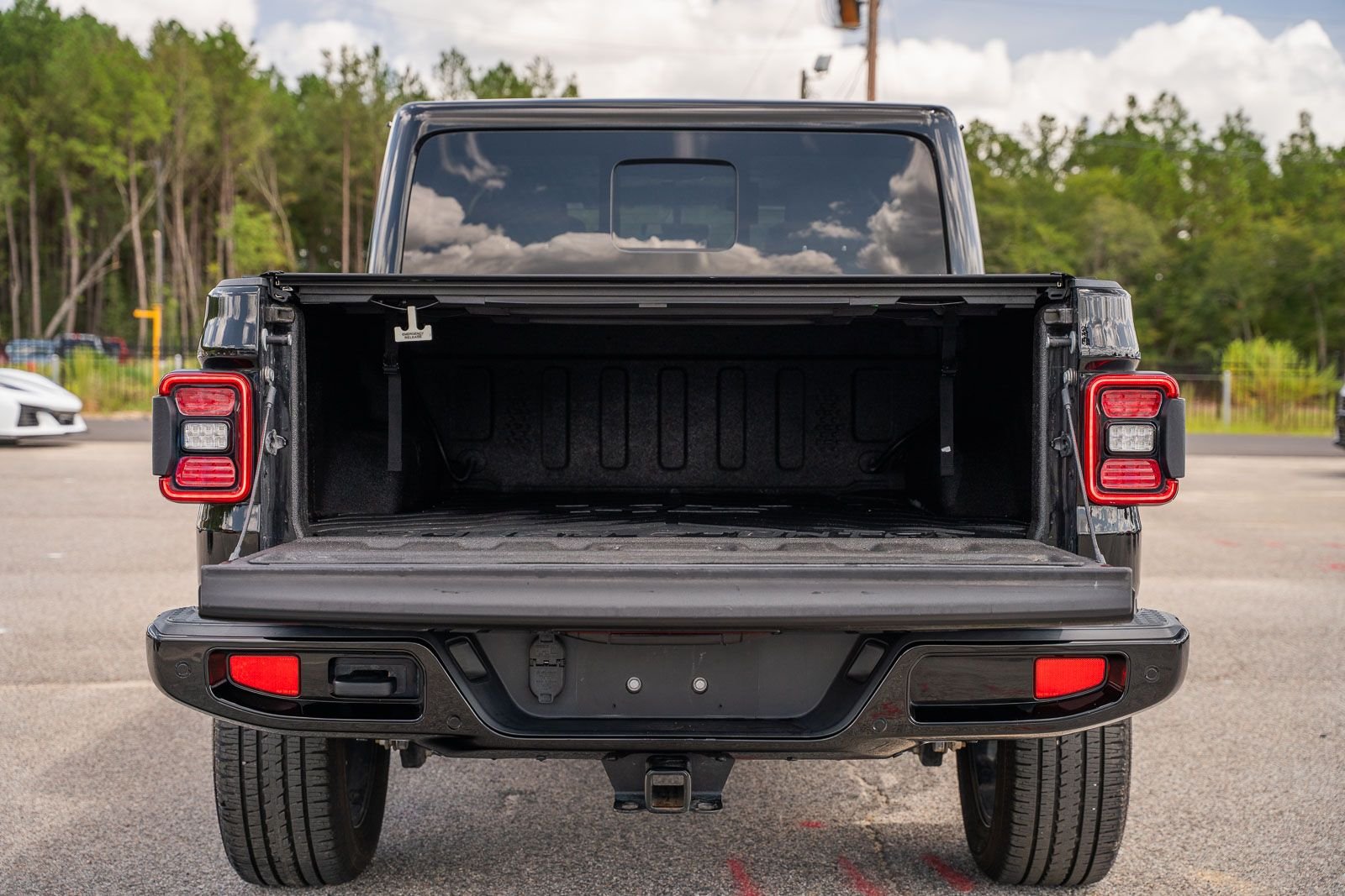 Used 2023 Black Jeep Overland image 16