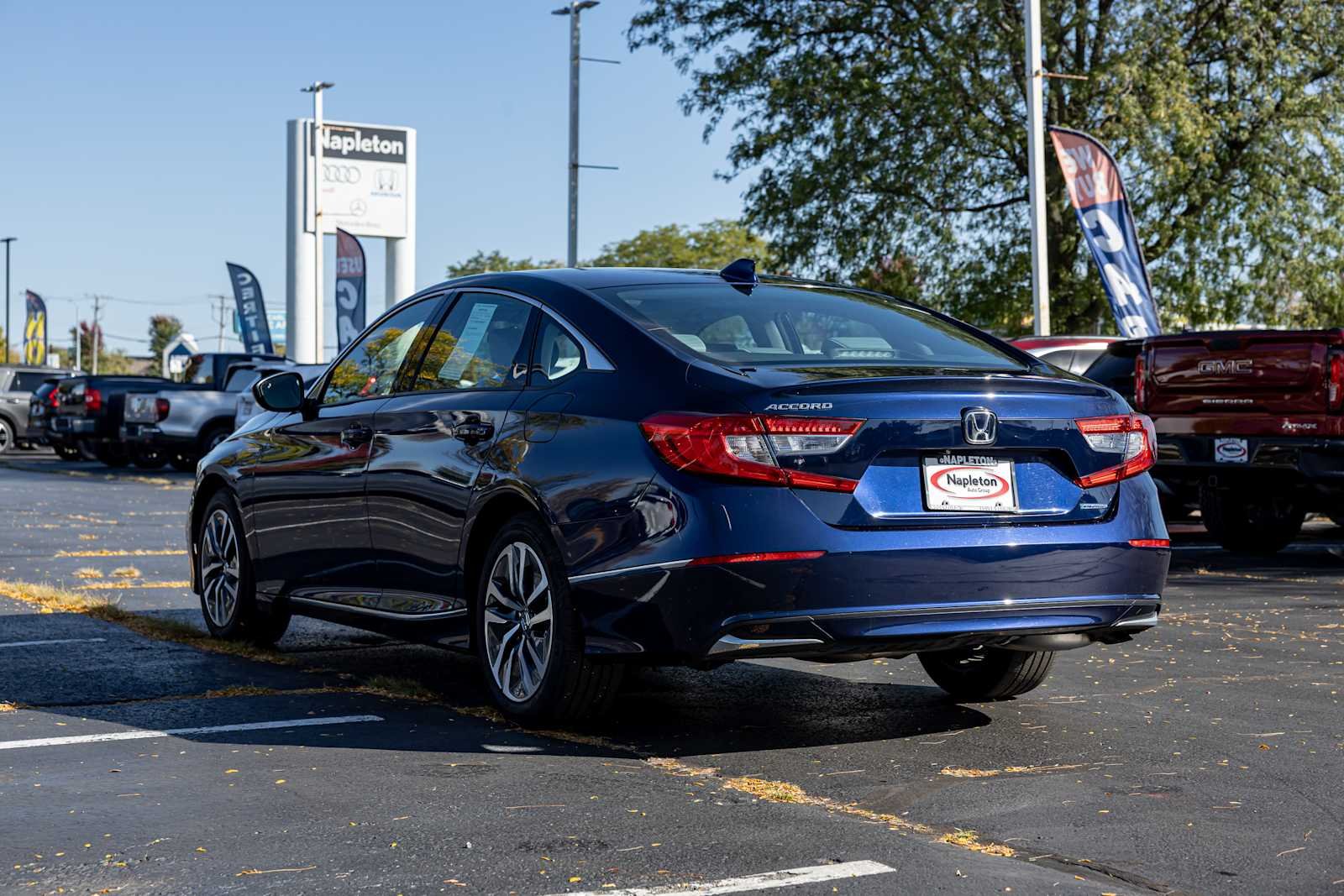 Used 2020 Obsidian Blue Pearl Honda EX image 5