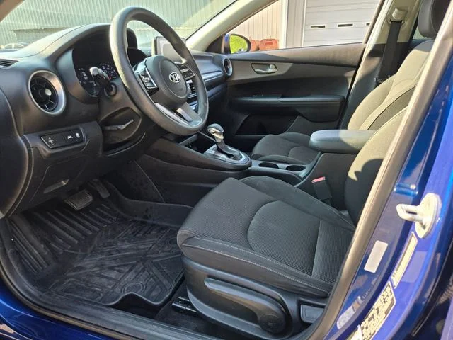 Used 2019 Blue Kia LXS image 11