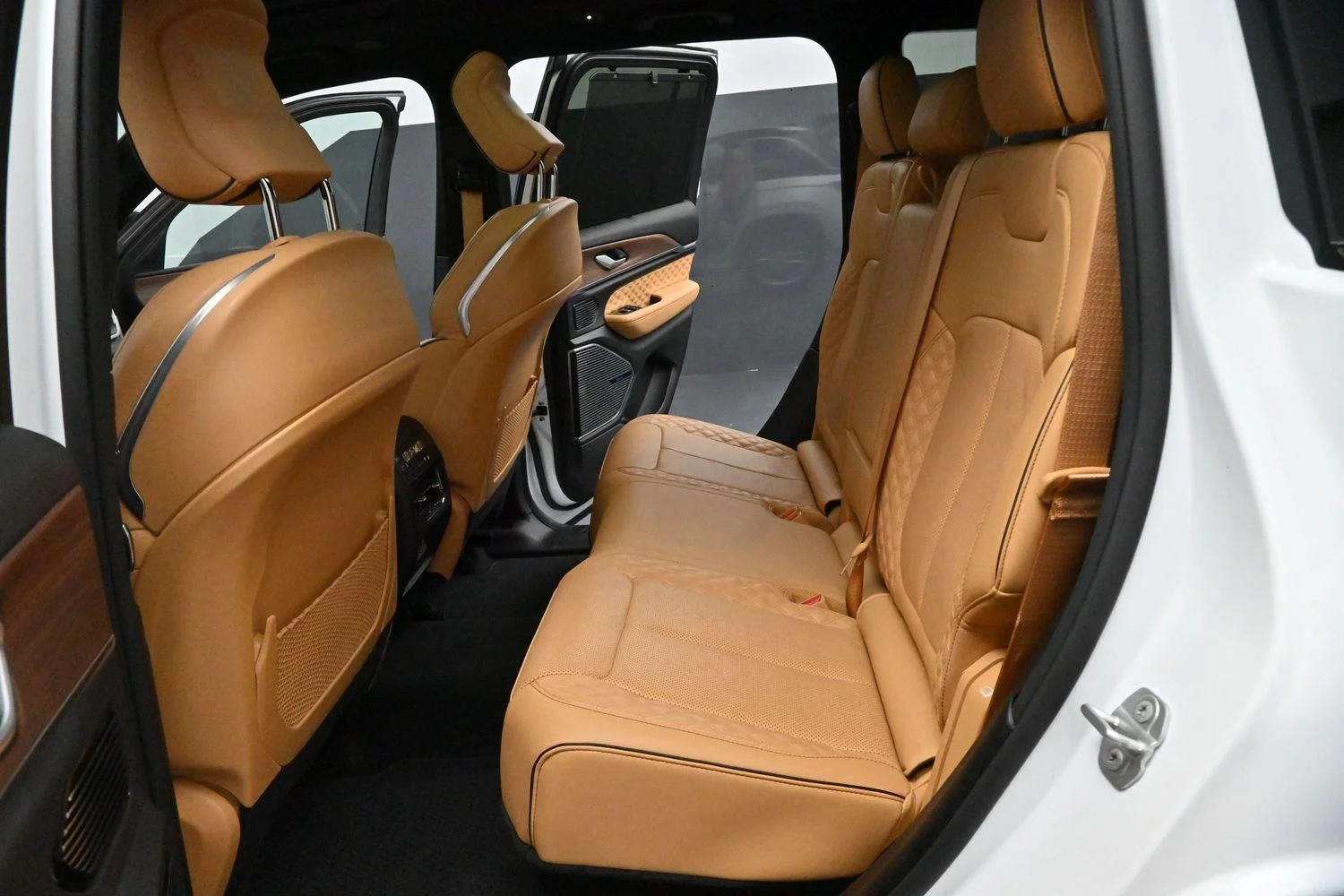 Used 2022 White Jeep Summit image 33