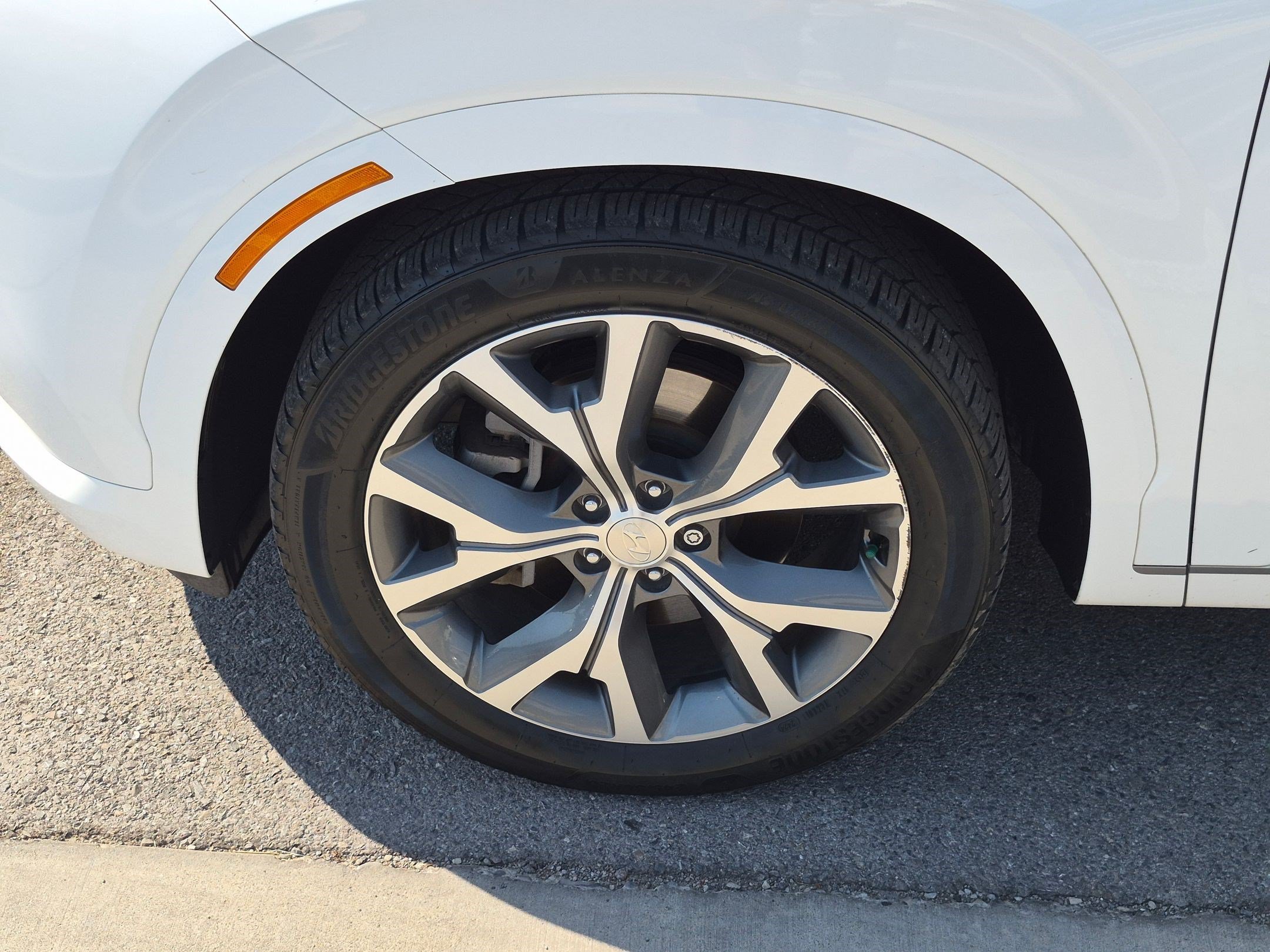 Used 2022 Hyper White Hyundai Limited image 10
