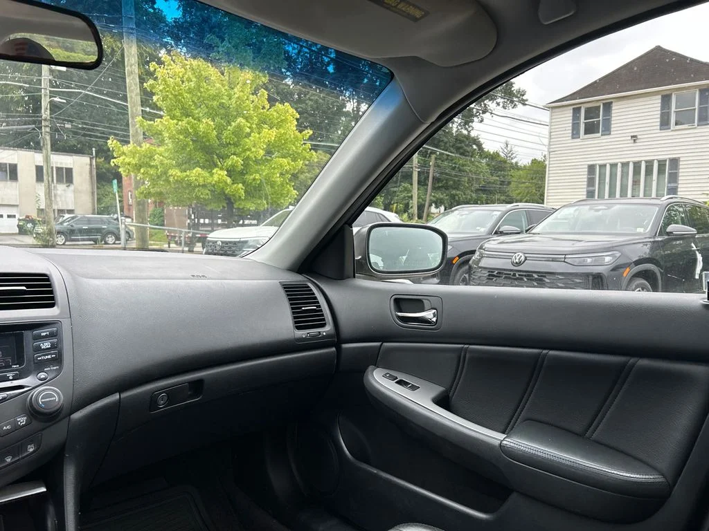 Used 2003  Honda EX image 22