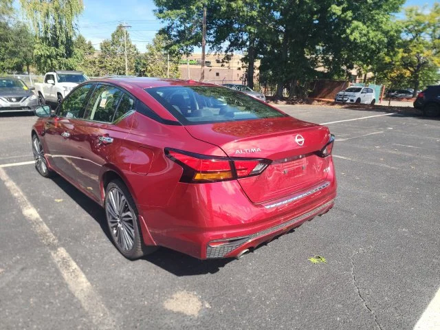 Certified Used 2023 Scarlet Nissan 2.5 SL image 4