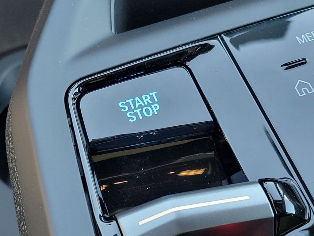 2025 BMW iX M60 - Photo 27