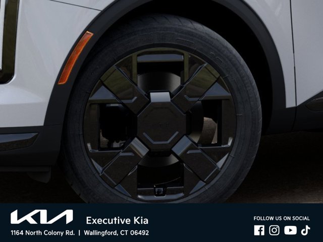 New 2027 Glacial White Pearl / Black Ro Kia X-Line image 9
