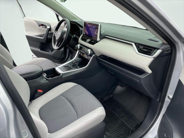 Certified Used 2025 SILVER SKY METALLIC Toyota  image 9