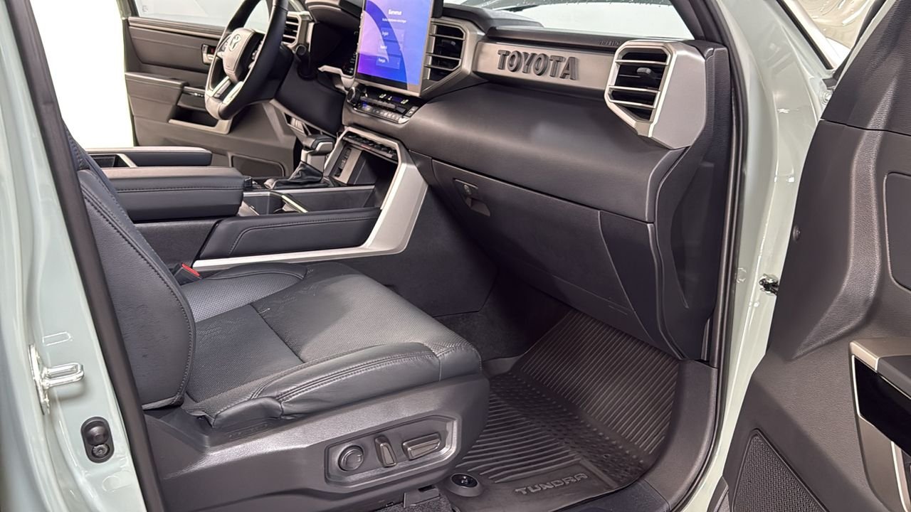 Certified Used 2025  Toyota Limited image 18