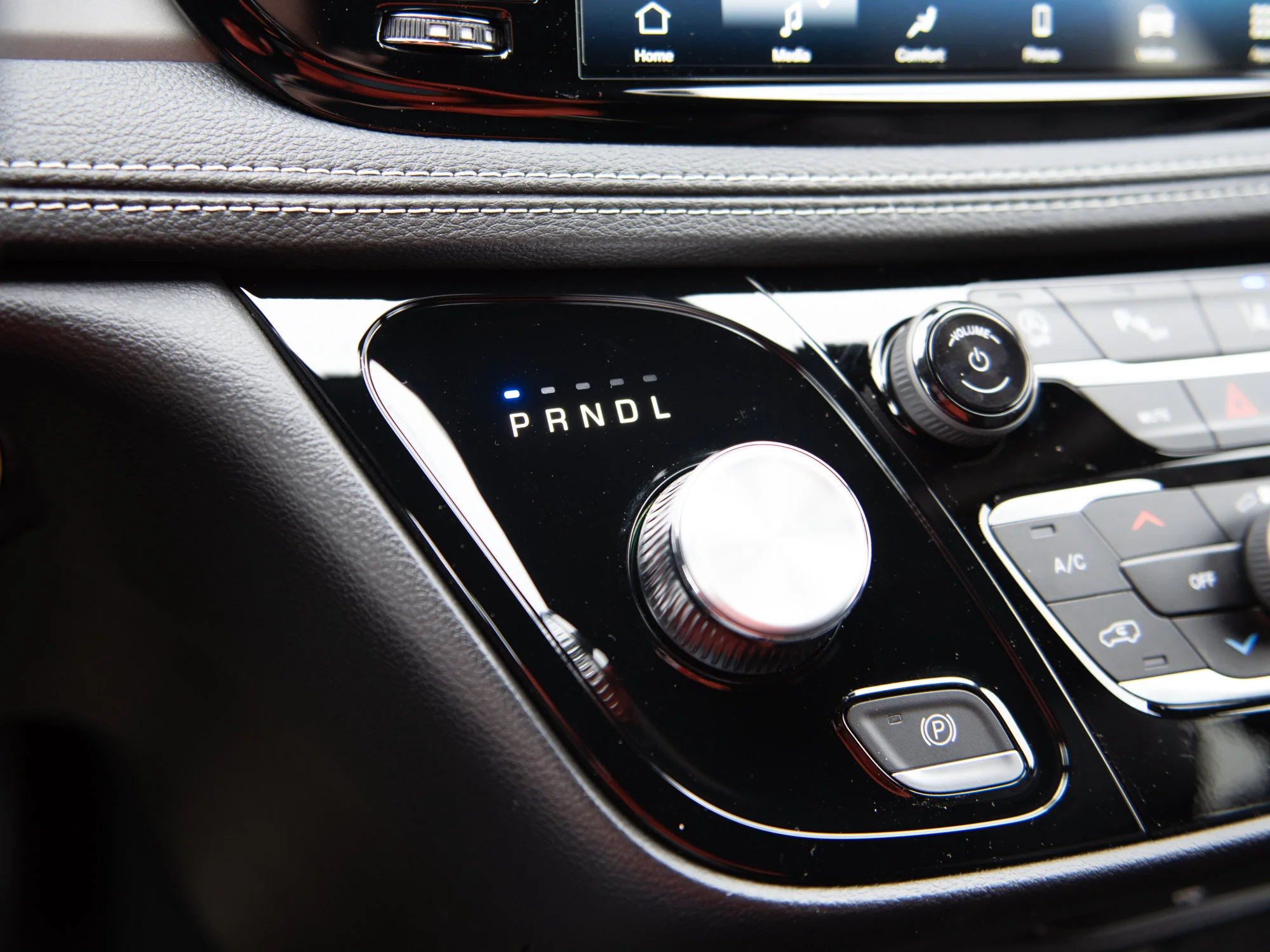 New 2027 Black Chrysler Select*, Heated Leather Seats/Wheel, Remote Start, Adaptive Cruise image 13
