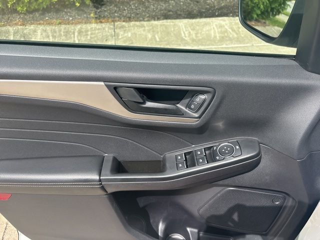 Used 2022 White Ford SE image 15