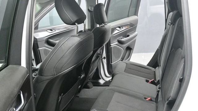 Used 2022 White Jeep Laredo image 22