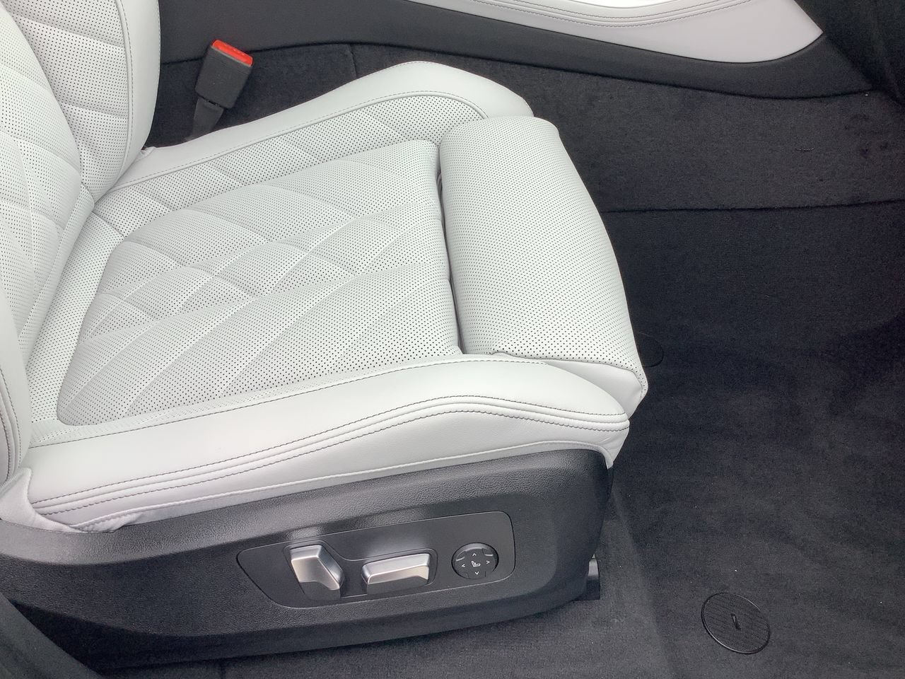 New 2026 Brooklyn Grey Metallic BMW xDrive40i image 36