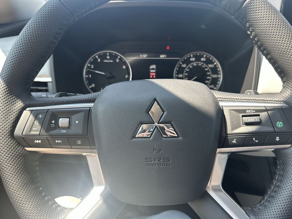 New 2026 MOONSTONE GRY M Mitsubishi SE image 22