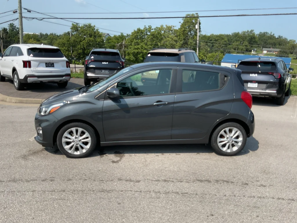Used 2020 Nightfall Gray Metallic Chevrolet LT image 4