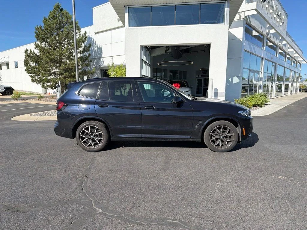 Used 2024 Carbon Black Metallic BMW xDrive30i image 6