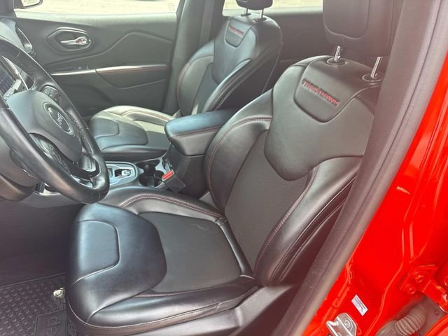 Used 2021 Orange Jeep Trailhawk image 27