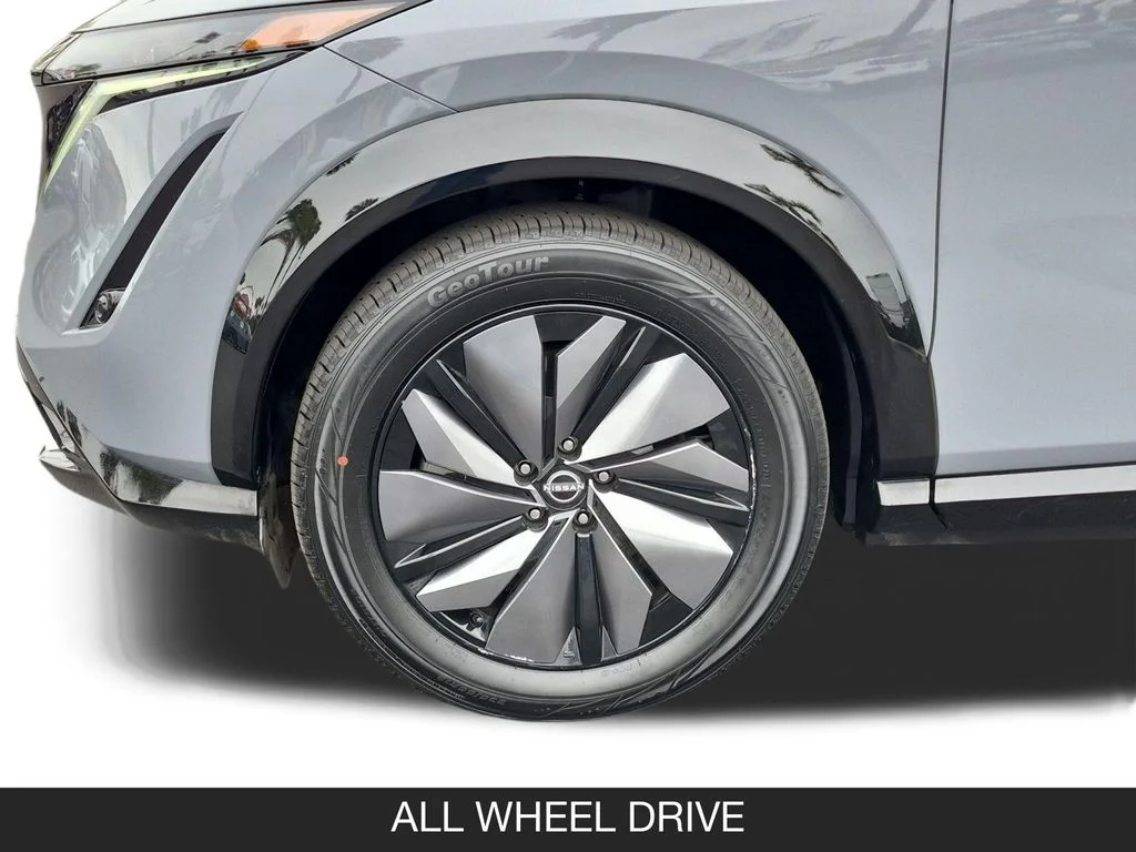 Used 2024 Gray Nissan EVOLVE+ e-4ORCE image 11