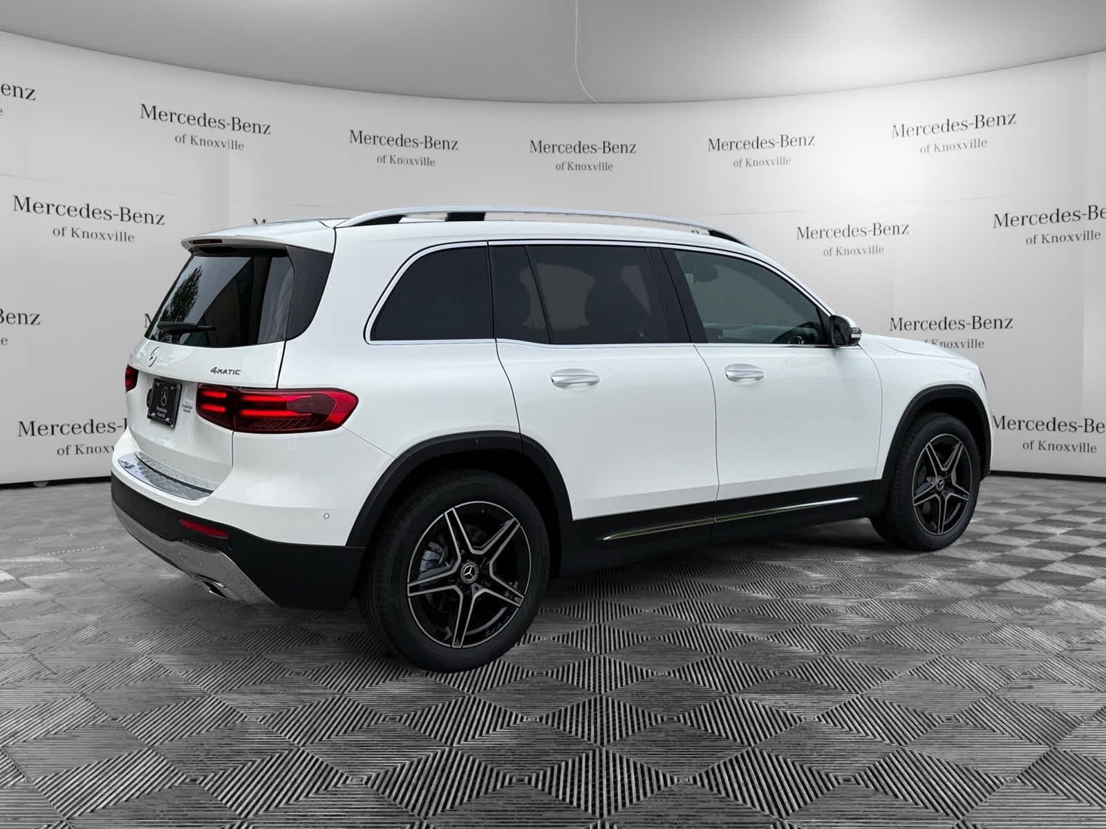 New 2026 Polar White Mercedes-Benz GLB 250 image 4