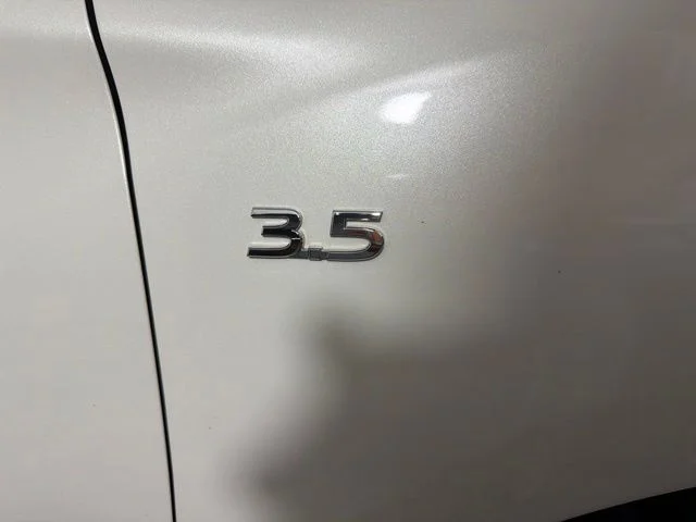 Certified Used 2019 White INFINITI LUXE image 3