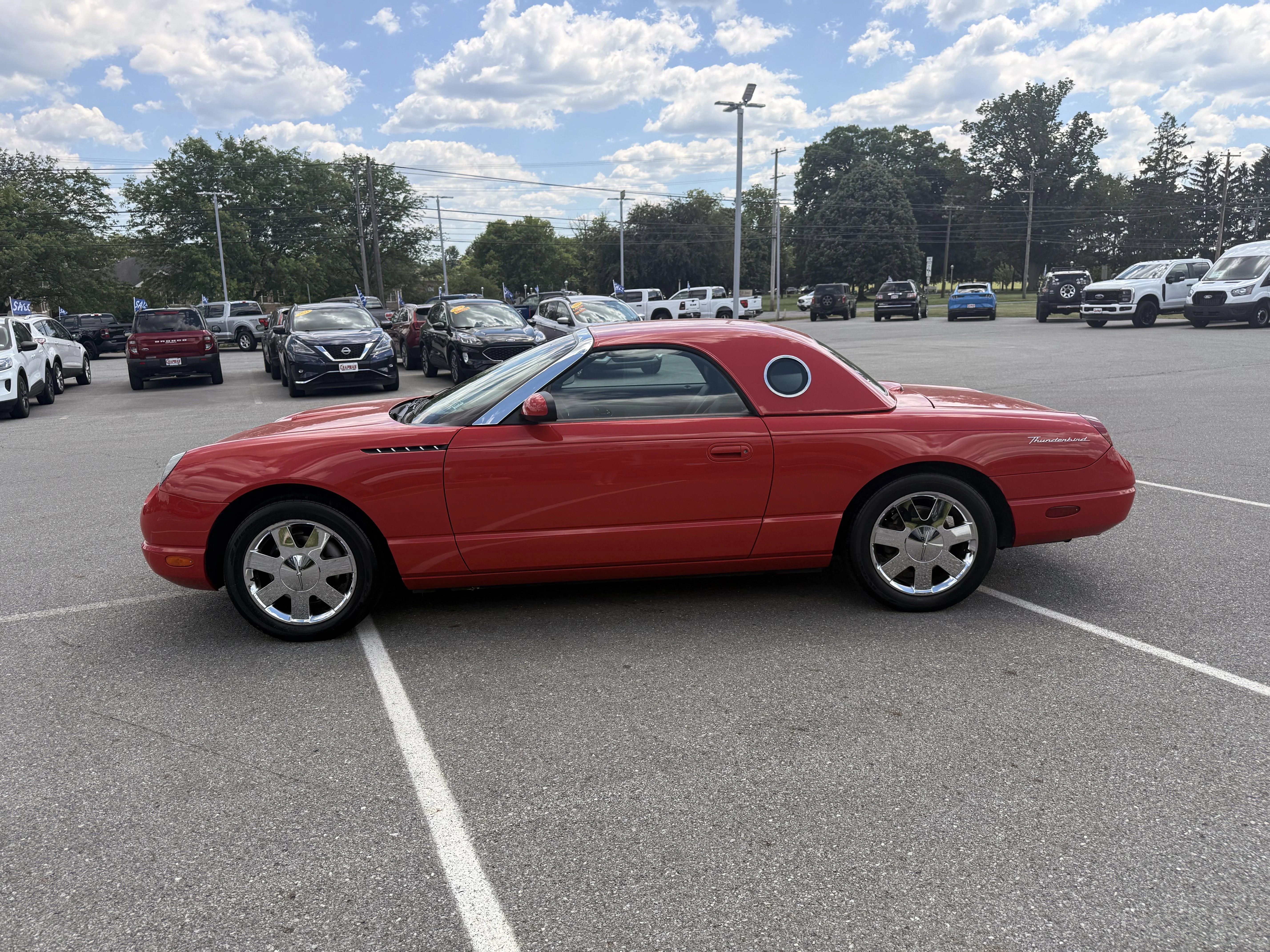Used 2002 Red Ford Base image 4