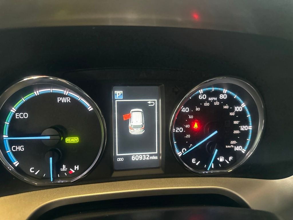 Used 2016 White Toyota XLE image 12