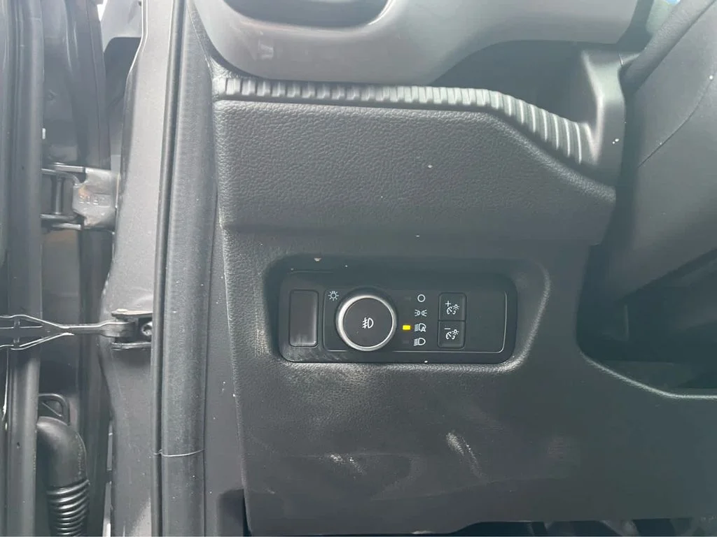 Used 2025 Gray Ford XL image 14