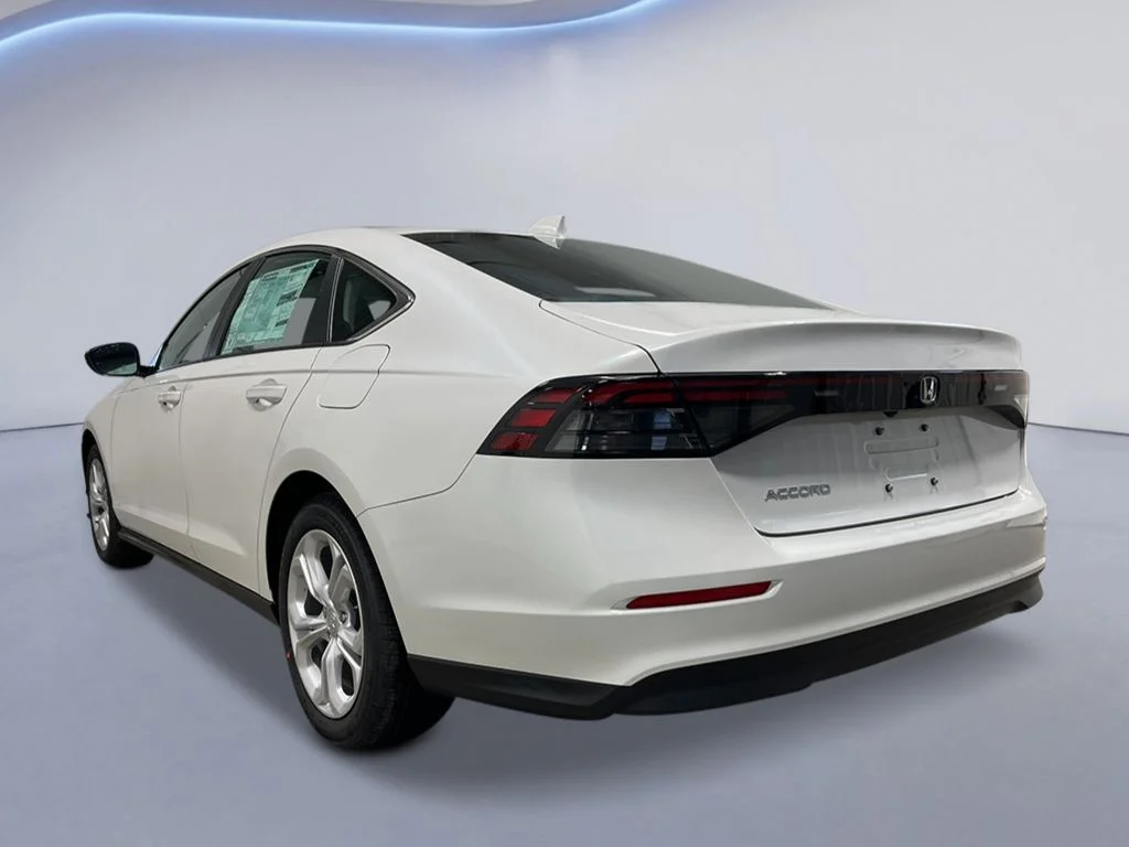New 2026 Platinum White Pearl Honda LX 1.5T image 3