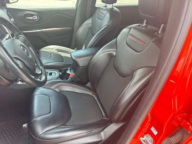 Used 2021 Orange Jeep Trailhawk image 27