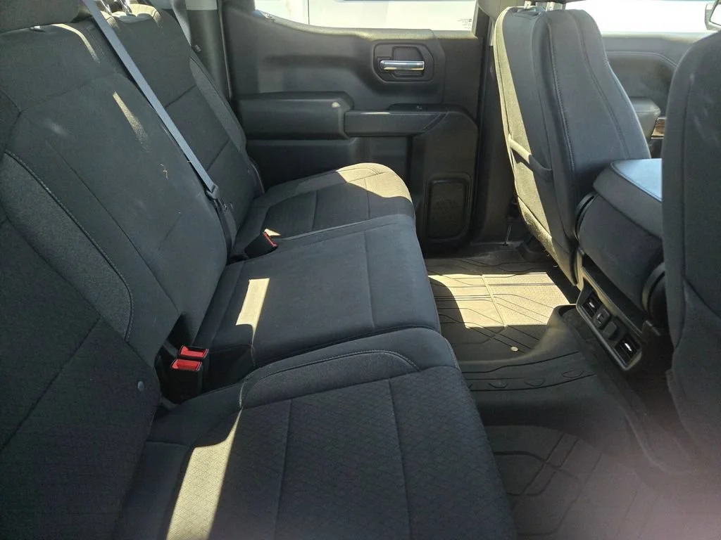 Used 2021 SUMMIT WHITE Chevrolet LT image 4