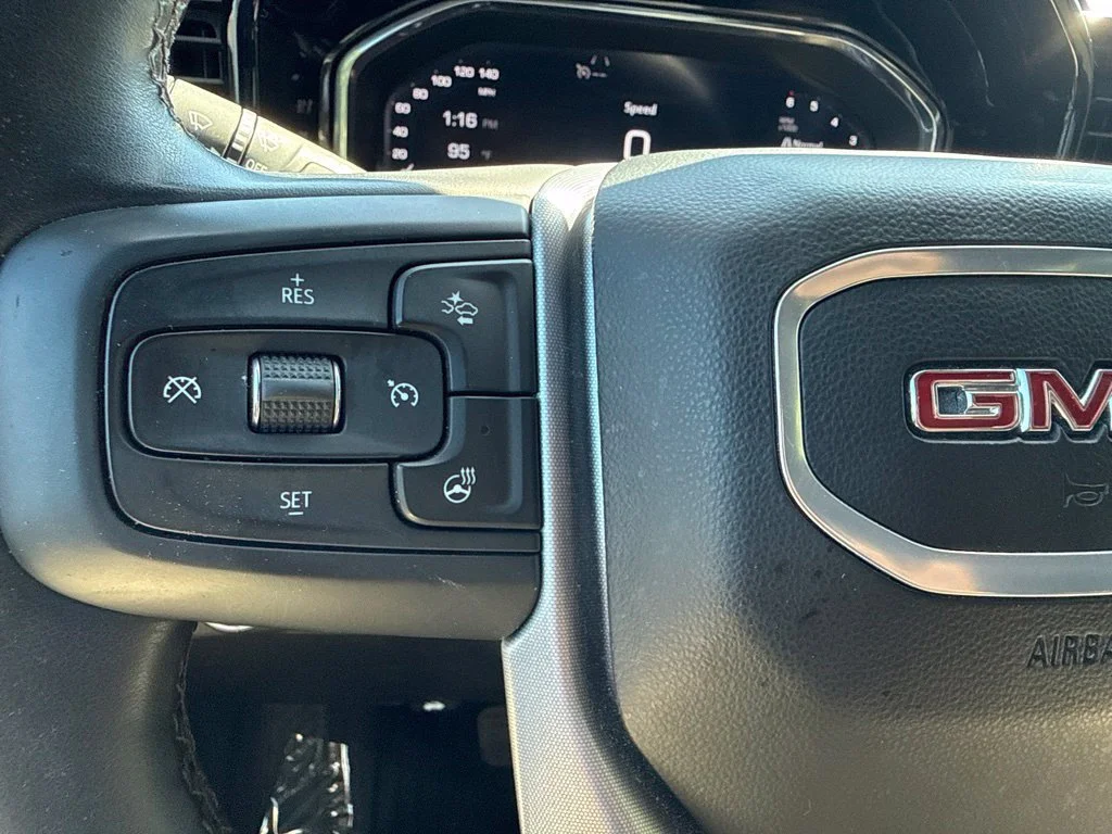 Used 2025 Onyx Black GMC Elevation image 19