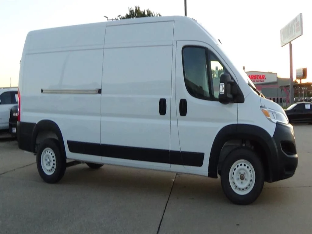 Used 2025 Bright White Clear Coat (pw7) RAM Tradesman 2500 image 5