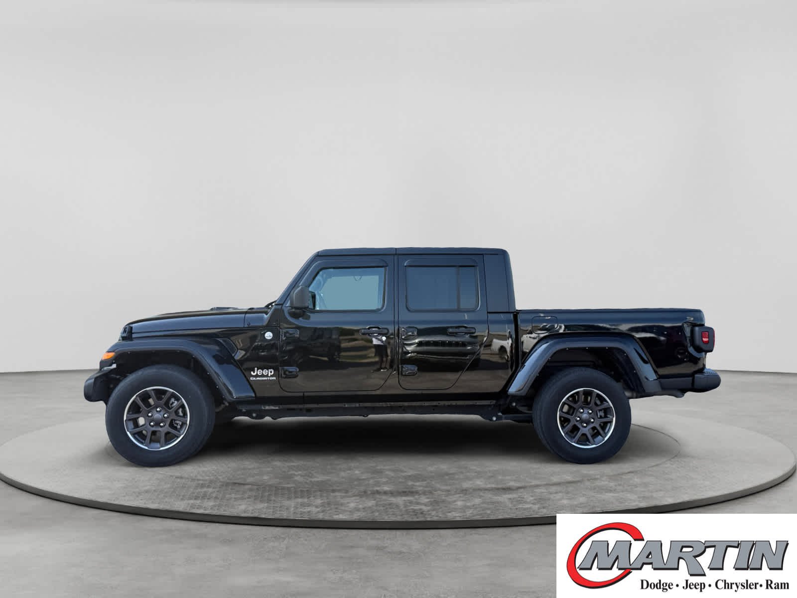 Used 2021 Black Clearcoat Jeep Overland image 8