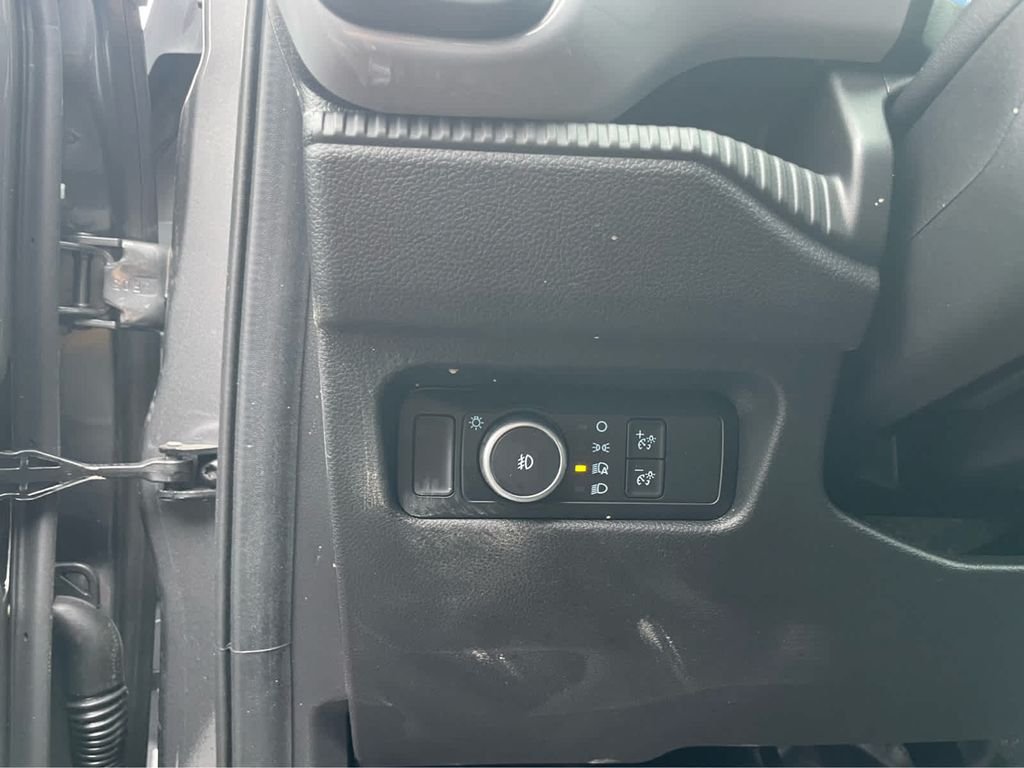 Used 2025 Gray Ford XL image 14