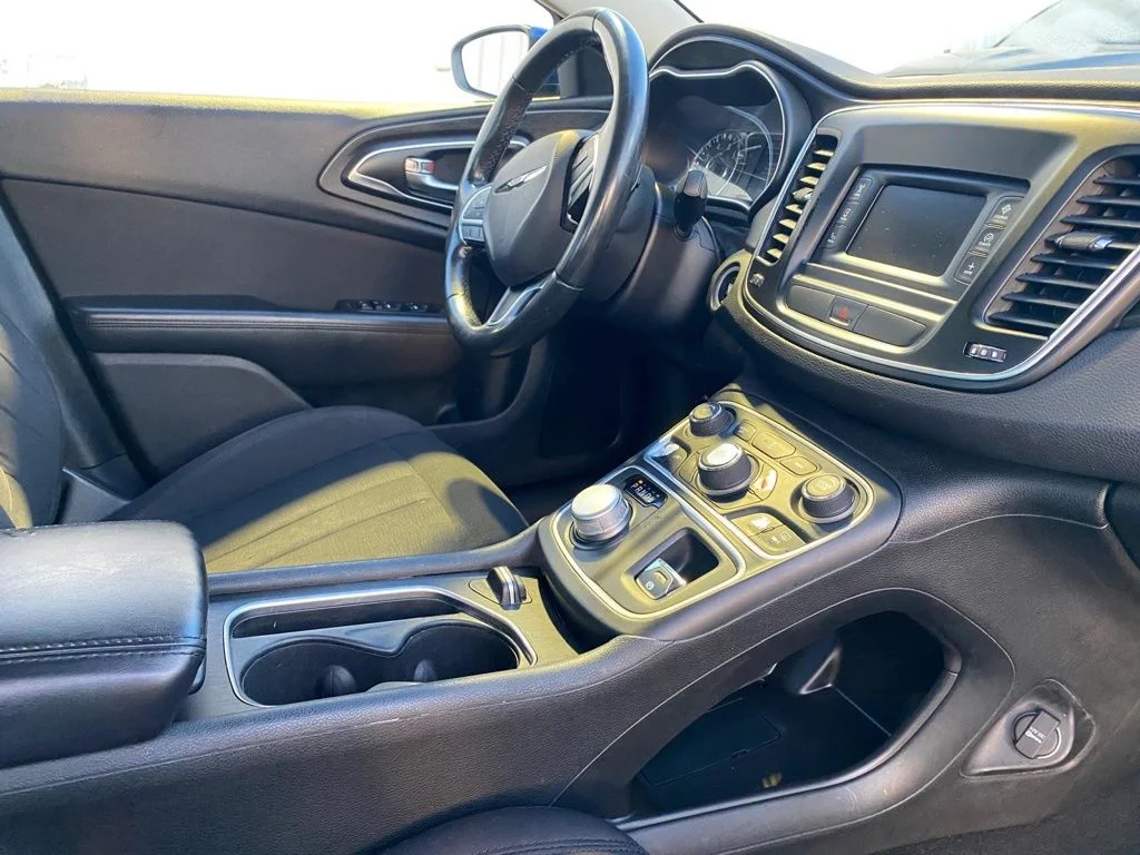 Used 2015 Blue Chrysler Limited image 14