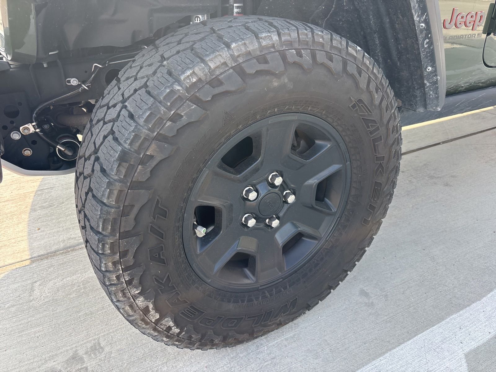 Used 2023 Sarge Green Clearcoat Jeep Mojave image 13