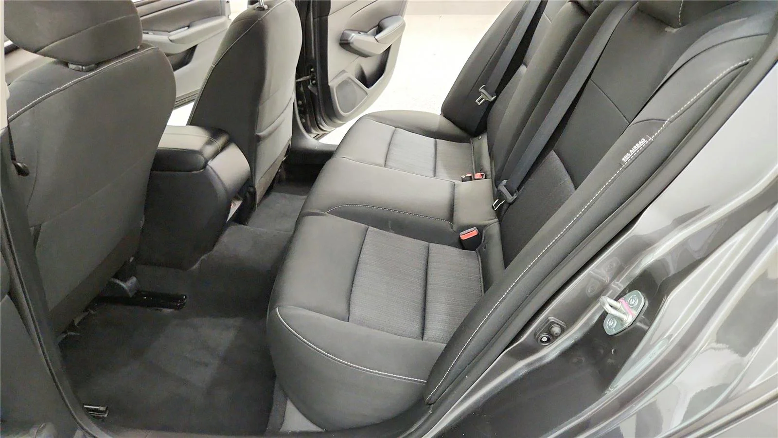 Used 2022 Gun Metallic Nissan 2.5 SV image 33